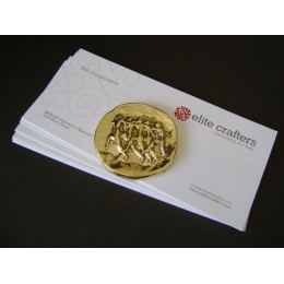 Paperweight (Presse Papier) - Handmade Solid Metal Desk Accessory - Marathon Runners Design, Gold