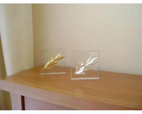 Olive Branch Paperweight or Presse Papier - Real Natural Plant - 24 Karat Gold Plated on Plexiglass, 8x8cm (3.1"x 3.1")