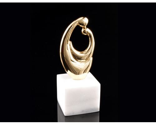 "Mother & Baby", Table Sculpture - Solid Brass on White Marble - Handmade Decor Creation - 15cm (5.9")